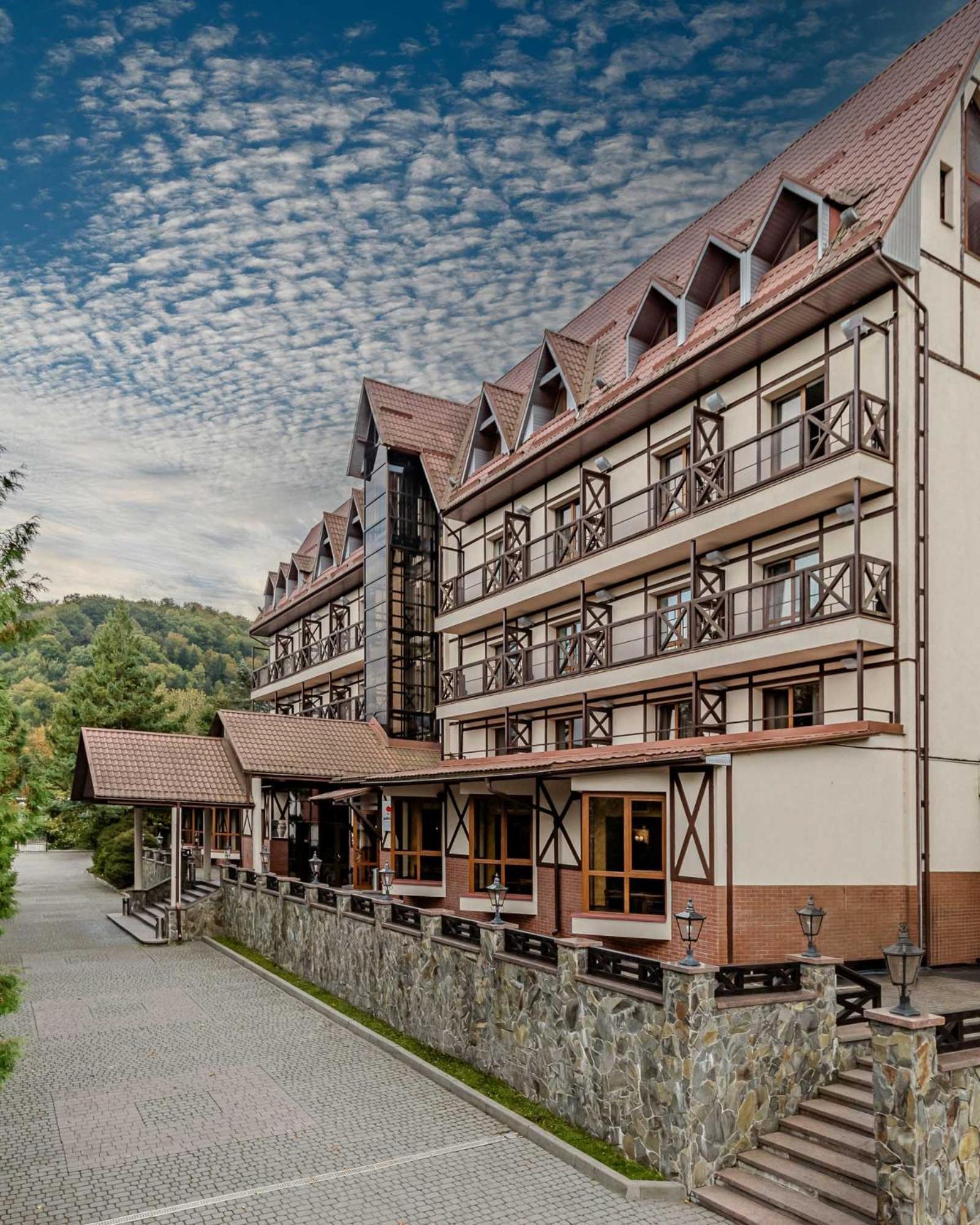Edelweiss Hotel Yaremche Exterior photo