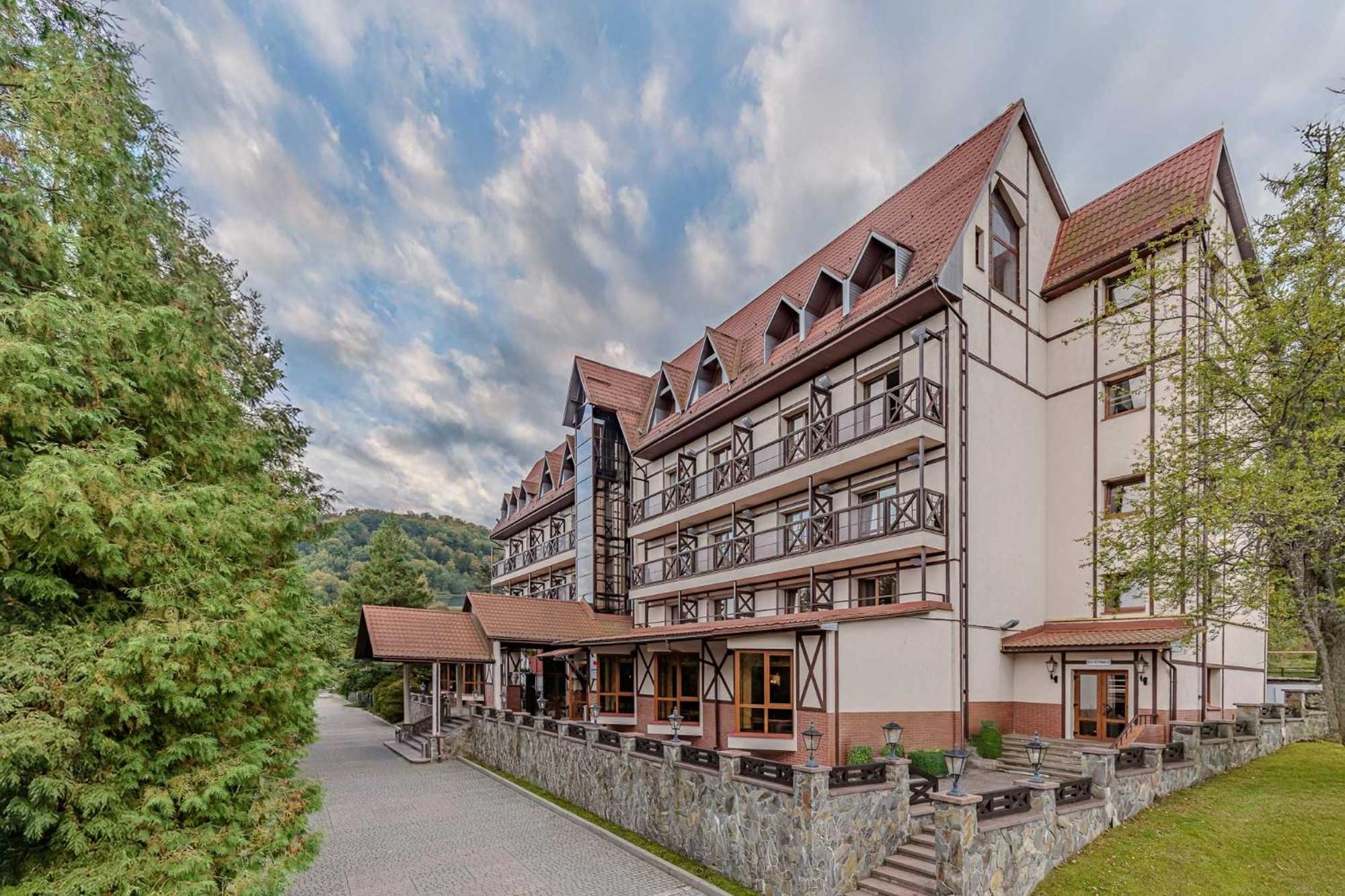 Edelweiss Hotel Yaremche Exterior photo